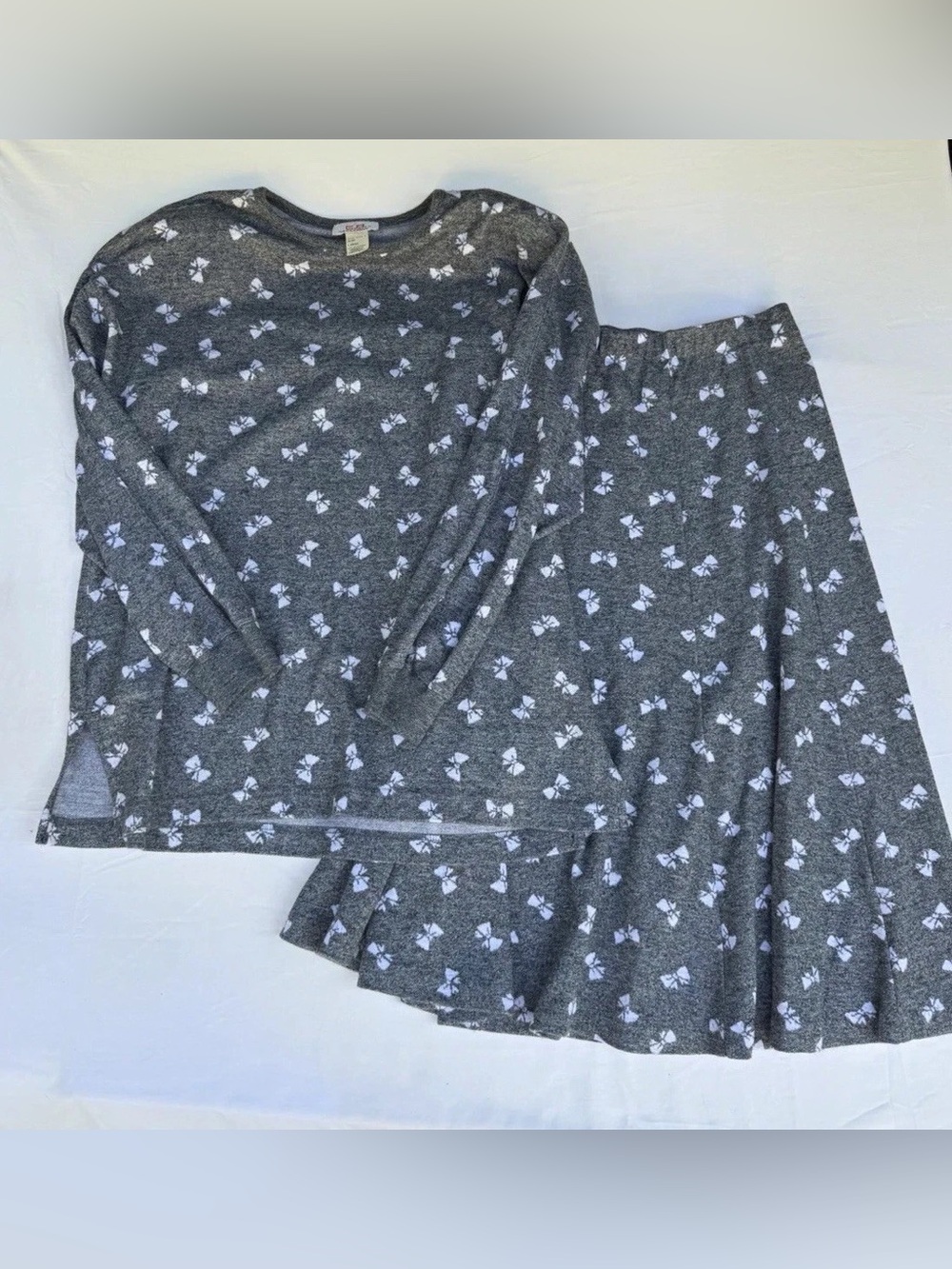 Ecco Charcoal Gray Bow-Print Long Sleeve Top & Skirt Set
